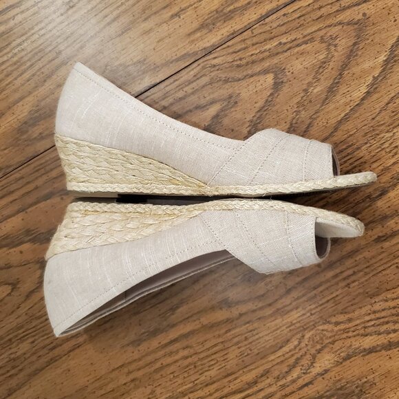 Coach and Four espadrille shoes- Sz 8 - Picture 3 of 6